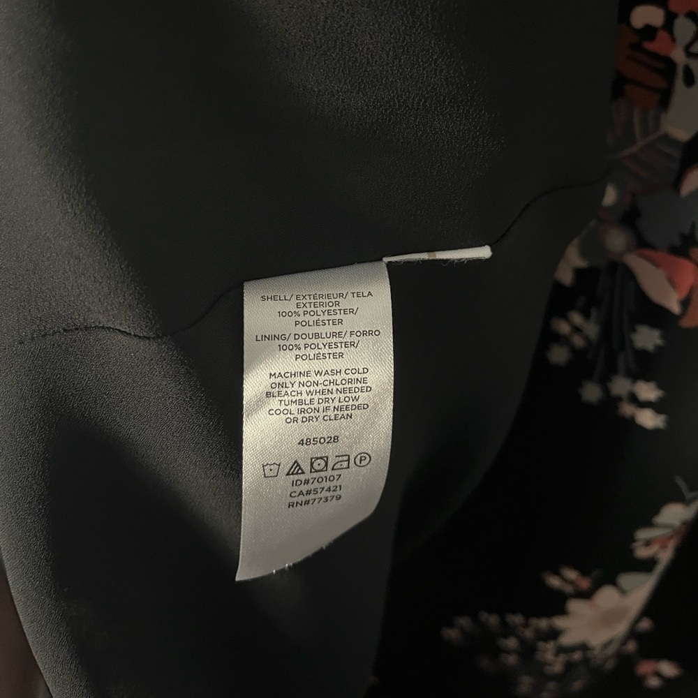 LOFT Black Floral Size 18 Long Sleeved Dress 🖤 - Picture 5 of 10